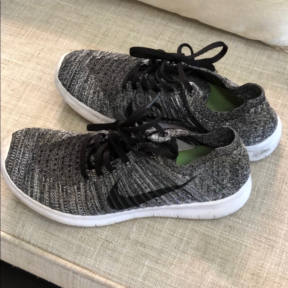 Nike black shoes - Picture 4 of 7